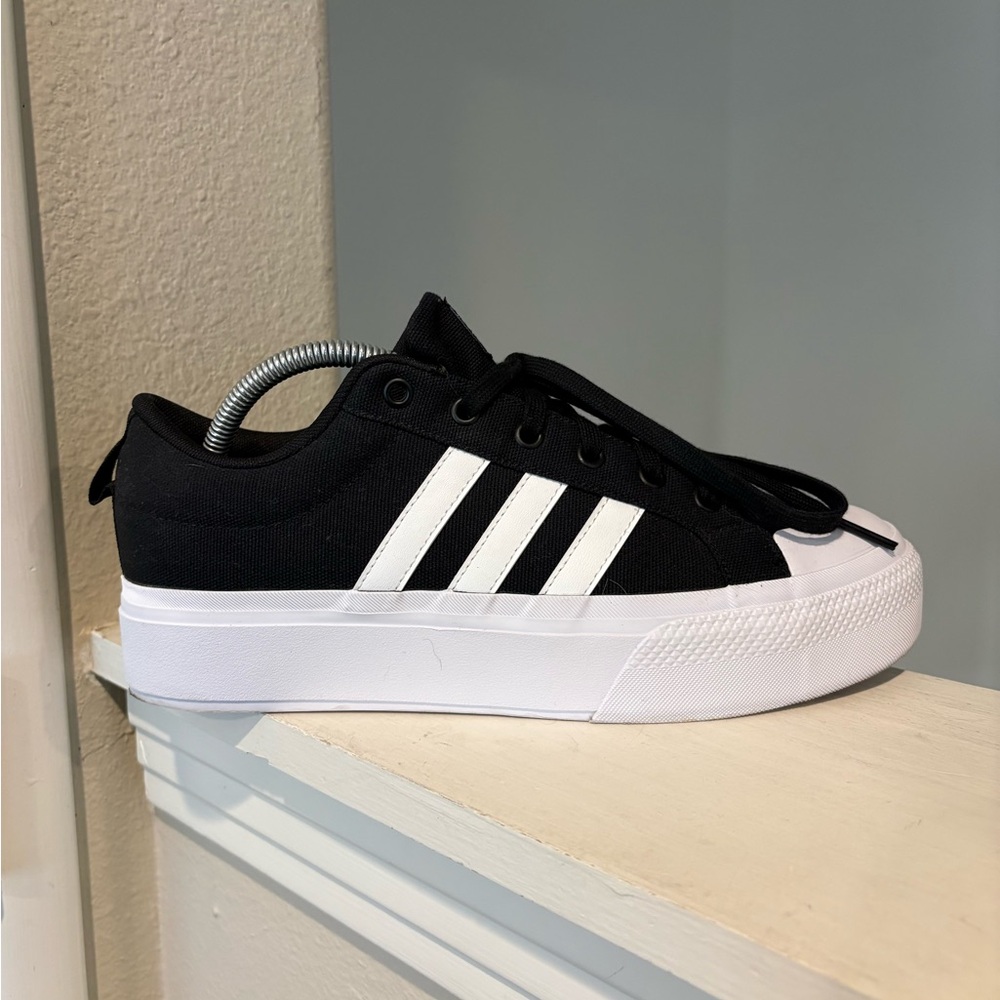 Adidas Bravada 2.0 Black/White Womens U.S Size 10.5  IE2310 - Picture 2 of 9